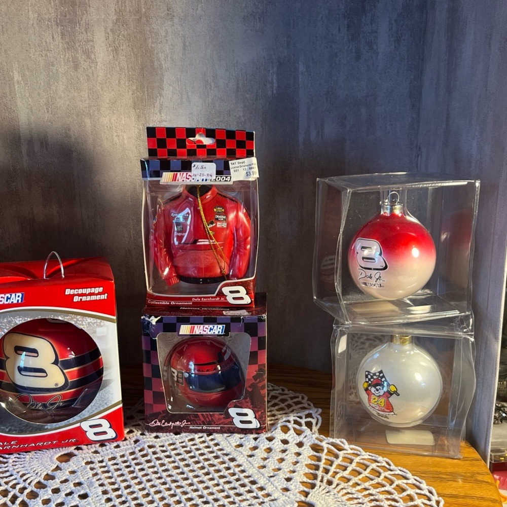 Lots of 5 NASCAR Christmas ornaments